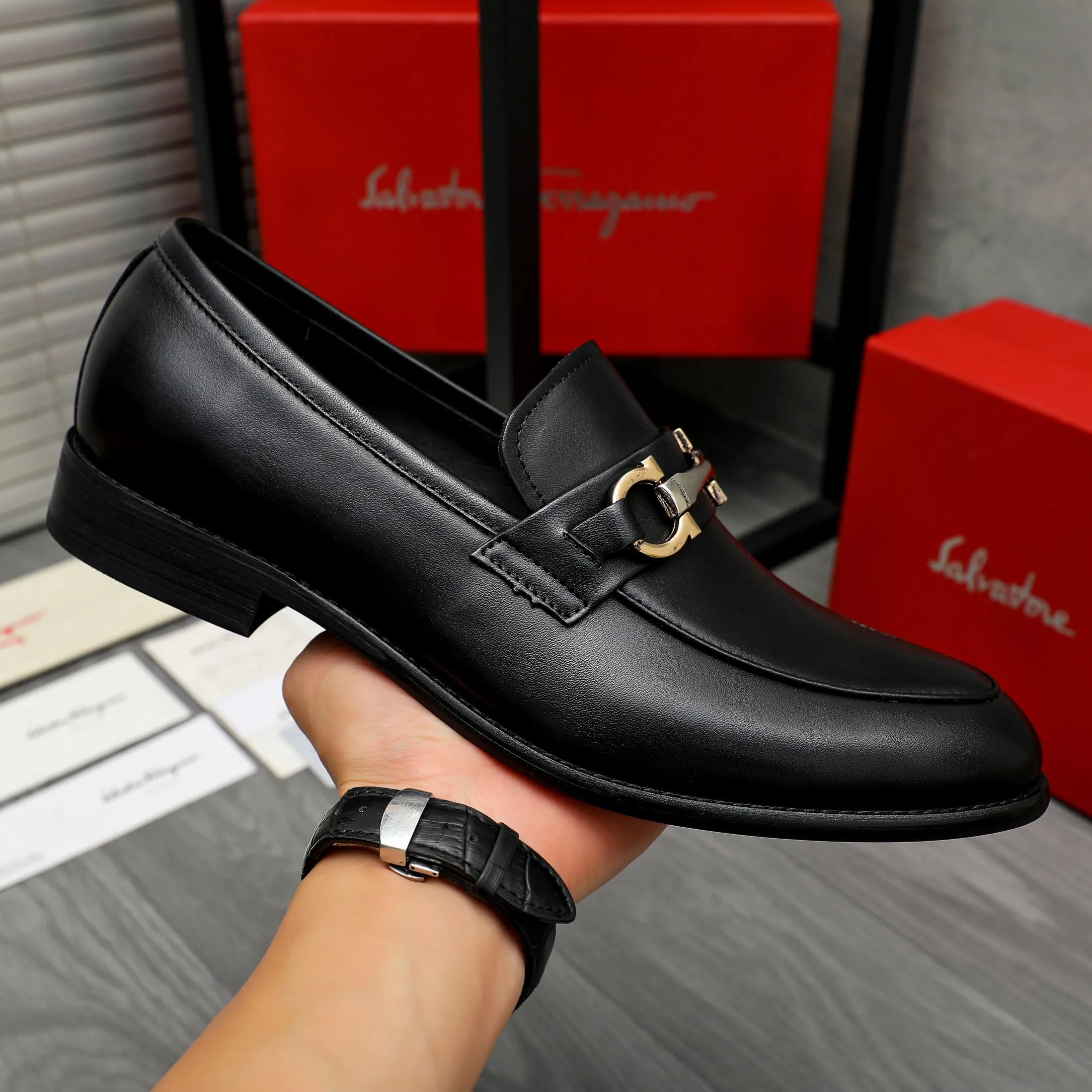 Men's shoes 💰420 Product trademark: Ferragamo " Ferragamo ] Business slip-on leather shoes Regular size: 39-45 (38.46 custom-made, non-refundable) Product materials: Selected high-quality cowhide upper, sheepskin lining, original rubber outsole